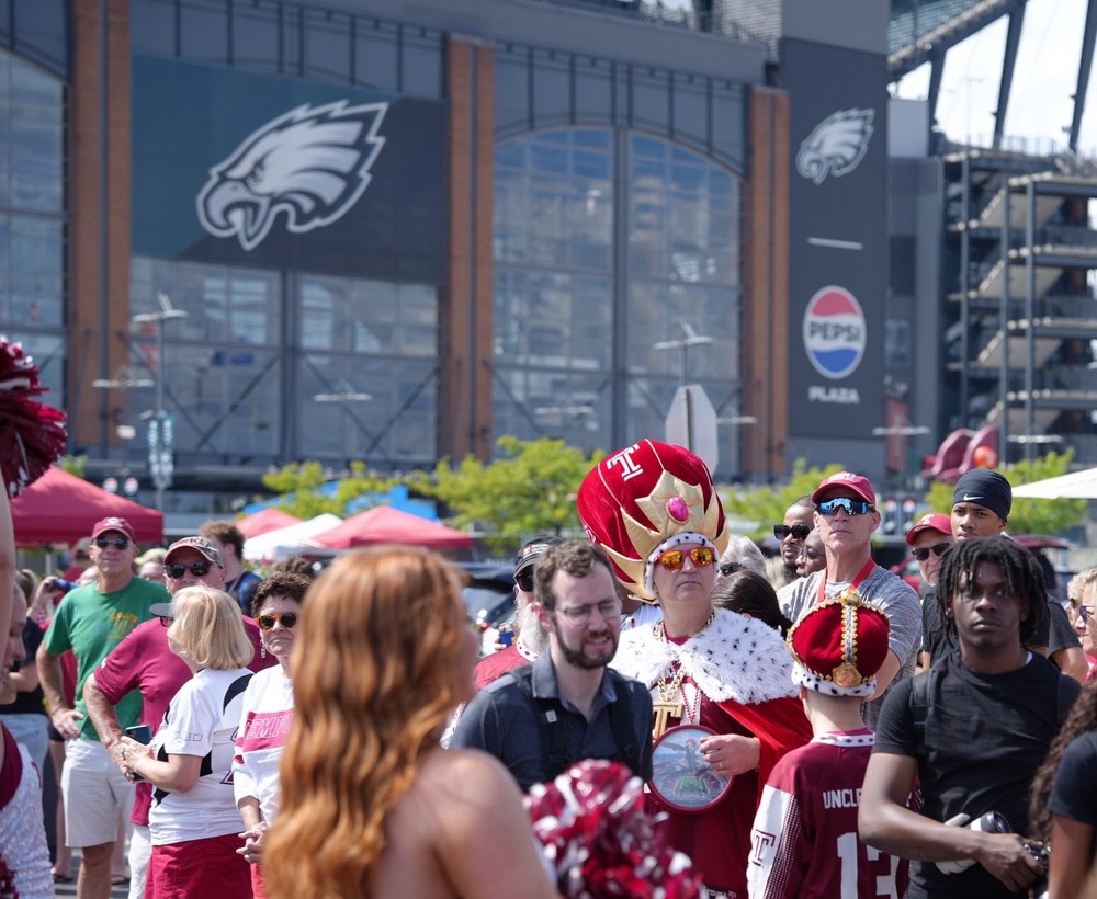 Temple fans gathered outside Lincoln Financial Field before kickoff